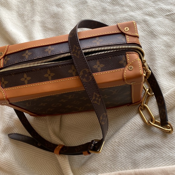 Louis Vuitton - Picture 11 of 11